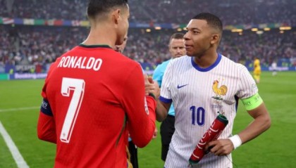 开云体育-C罗3分，姆巴佩2分，《队报》恶评葡法巨星