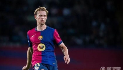 每体：德容与巴尔德等四人在巴萨假期加练，教练组认可此态度