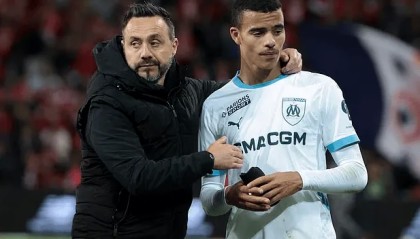 邮报：德泽尔比在曼联内部得到不少支持，因他有英超经验