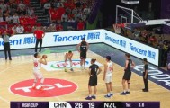 多点开花！中国男篮首节12人轮换，8人完成得分