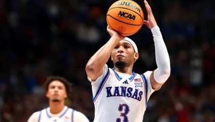 湖人试训堪萨斯大学先发控卫，他的整体成熟度其实还是不错的？