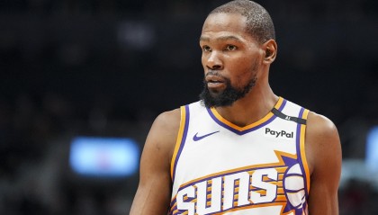 美记：火箭想在留住格林的同时得到杜兰特，不想出伊森和贾巴里