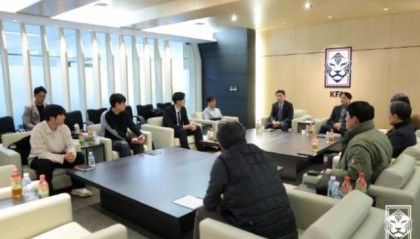 开云-内斗升级！韩国队选帅再陷僵局 挖角国足对手有戏？